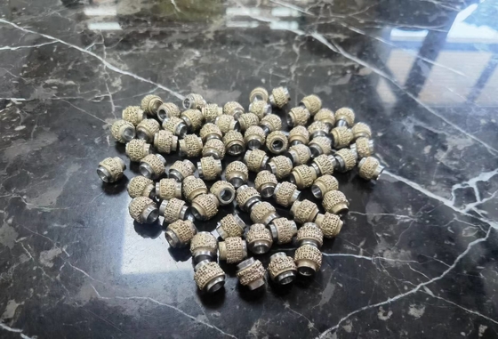 De parels van Diamond Wire Saw For Granite hakken Scherp Slijtvast Steenknipsel uit