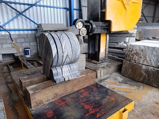 CNC-besturing Diamantdraadzaagmachine met hoge snijprecisie en vierspindelverbinding voor het snijden van steen