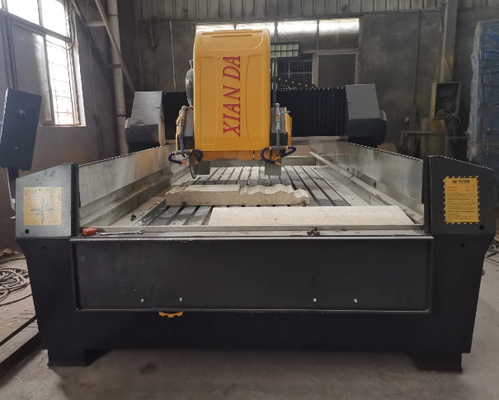 3-assige lineaire snijmachine voor het verwerken van lineaire en vierkantrailingen