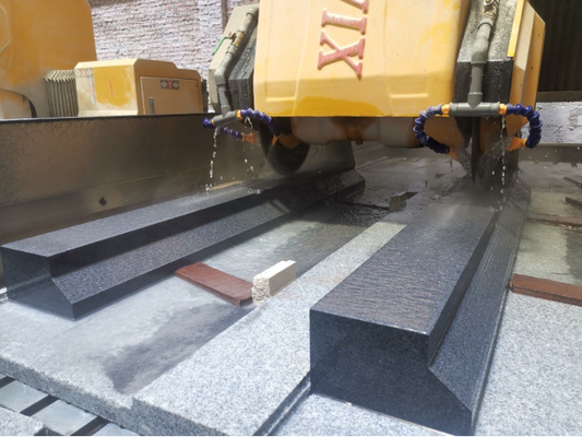 Hoogwaardige CNC-snijmachine voor het snijden van steenkanten