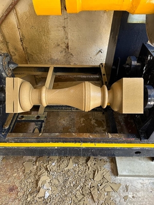 Twee stuks baluster-kolom snijmachine met hoge snijkracht en 7.5kw hoofdmotor