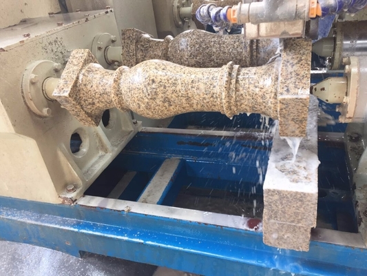 Hoogwaardige vier stuks baluster snijmachine met hoge precisie