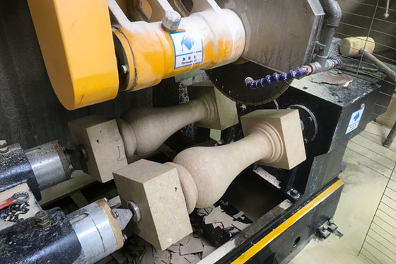 Metalen kolom snijmachine 7.5kw hoofdmotor met grote snijcapaciteit wisselstroom stroomtoevoer