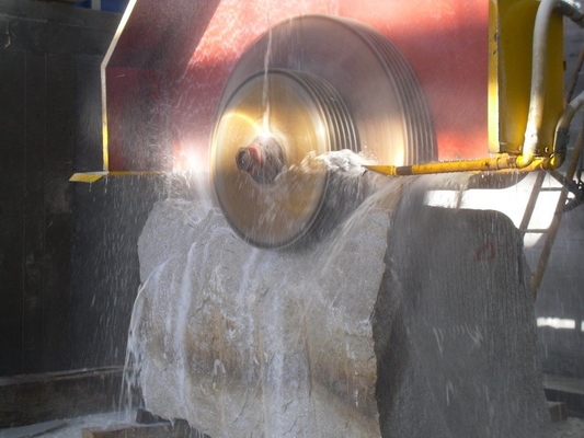 Waterverbruik 15m3/h Blocksnijmachine voor graniet en marmer Bruto vermogen 57/67kw