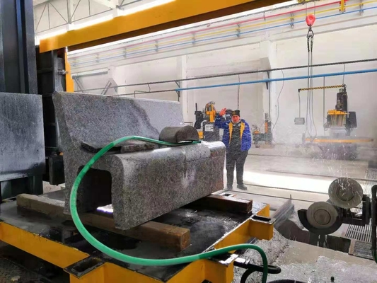 Uitstekende Precision 5 Axis CNC Diamond Wire Saw Machine voor 3D-vormen