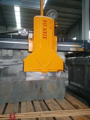 Snijmachine voor het snijden van dikke platen en vierkante blokken