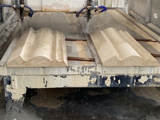 Fijnfreesmachines voor het lineair snijden met drie assen