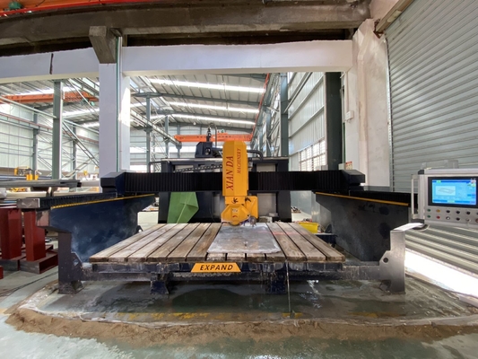 High Precision 4 Axis Bridge Stone Slab Cutting Machine voor ventilatorvormige platen en speciaal gevormde randprofielen