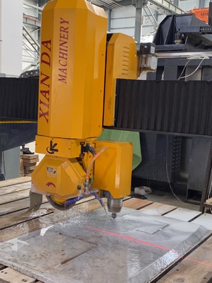 High Precision 4 Axis Bridge Stone Slab Cutting Machine voor ventilatorvormige platen en speciaal gevormde randprofielen