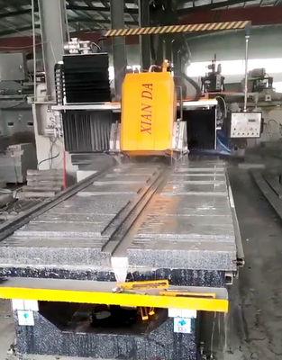 PLC/CNC lineaire profielmachine voor het snijden van vierkante balustres, lijnvormige bochten