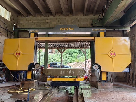 Diamantdraadzaagmachine voor het bekleden van blokken