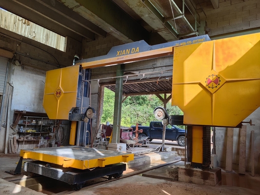 Diamantdraadzaagmachine voor het bekleden van blokken