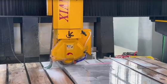 Automatische brugsnijmachine met 4 assen Cnc-systeem