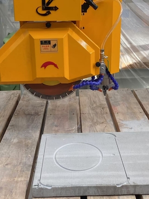Aanpasbare CNC-brugsnijmachine voor speciale vormen