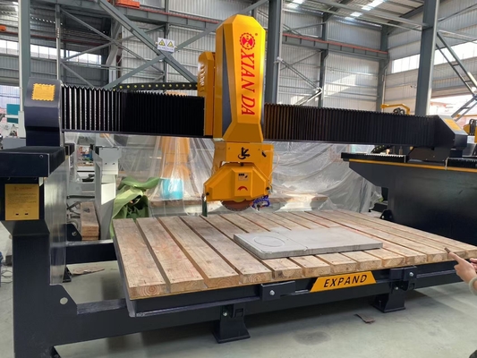 Automatische CNC-machine voor het snijden van steen met vier assen