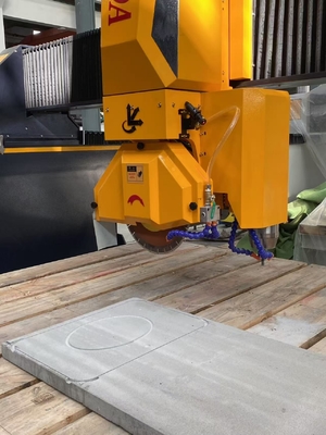 Automatische CNC-machine voor het snijden van steen met vier assen