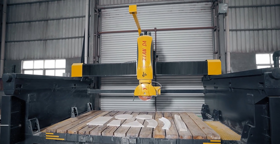 Xianda Italiaanse CNC multifunctionele countertop bewerkingscentrum 5 axis brug zag steen snijmachine