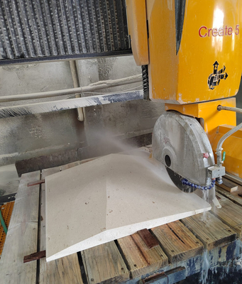Xianda merk Italiaans systeem 5 as CNC brug zag Automatische marmer graniet kwarts plaat freesmachines Keuken gootsteen werkblad maken steen snijmachine Fabrieksprijs
