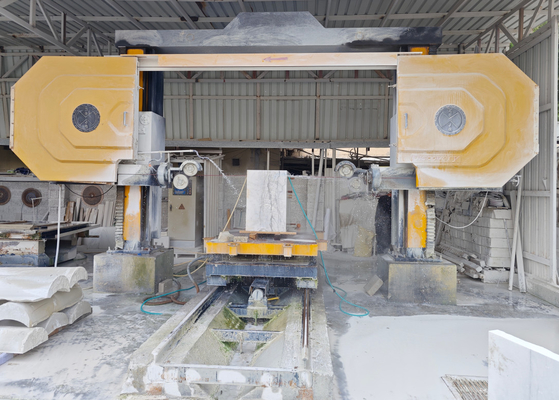CNC-machine voor het maken van speciale vormen