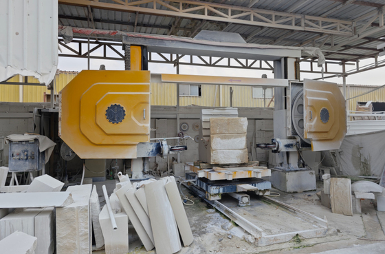 CNC-machine voor het maken van speciale vormen