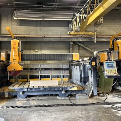 Precies snijden met 5-assige steen snijmachine en maximale opheffingsweg van 500 mm