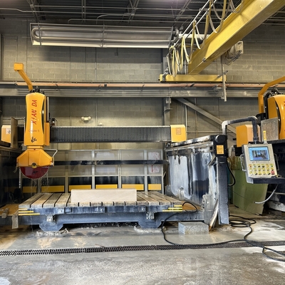 Precies snijden met 5-assige steen snijmachine en maximale opheffingsweg van 500 mm