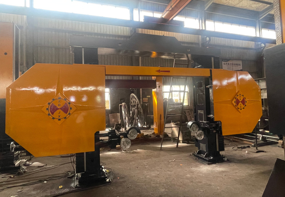 Compacte CNC-diamantdraad snijmachine 360° roterende as voor het snijden van precieze materialen