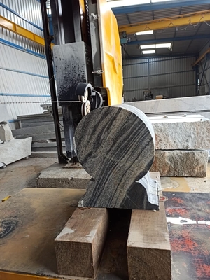 Compacte CNC-diamantdraad snijmachine 360° roterende as voor het snijden van precieze materialen