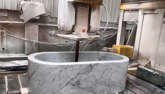 5-assige CNC-router met 20 kW BT40 Spindle True 5-assige gelijktijdige besturing en hybride tafelontwerp voor precisie steensnijden