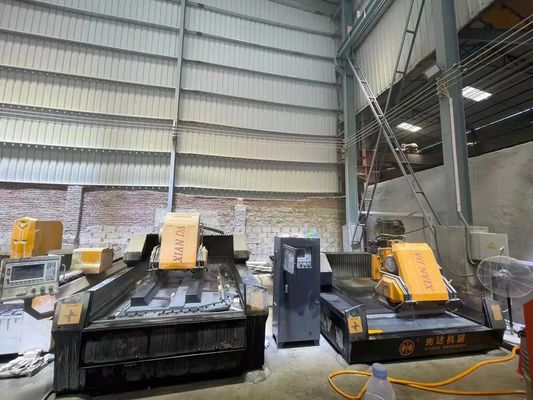 3-assige lineaire CNC-snijmachine met 220V-vermogen 15kw hoofdmotor en 21,5kw brutovermogen voor granietrailing