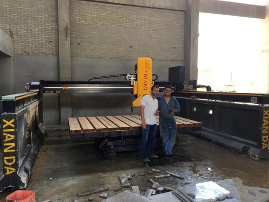 Infrarood middelste blokbrugs snijmachine met 3200*2000 mm werktafel 0-85° kanteling en 0-90° rotatie voor graniet en marmer