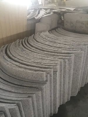 Hoge Nauwkeurigheid Automatische Twee-Schijfs Steenrand Snijmachine voor Kolomplaat Afwerking