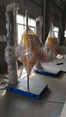 Boormachine voor grafstenen, stenen lantaarns, wasbak.