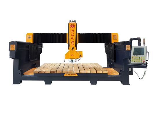 4+1-assige brugzaagmachine met 3200x2000mm werktafel en 15kw/18.5kw motorvermogen voor precisie steenbewerking