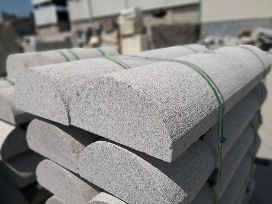 4-assige CNC diamantdraadsnijmachine met 360° servo-draaitafel, 16-oppervlakken glijbaan en 28 rolwielheffing