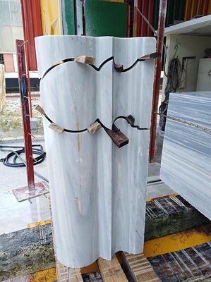 4-assige CNC diamantdraadsnijmachine met 360° servo-draaitafel, 16-oppervlakken glijbaan en 28 rolwielheffing