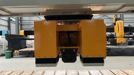 4-assige intelligente brug steen snijmachine met 600 mm zaagblad High-End CNC-systeem voor het verwerken van granit marmeren plaat