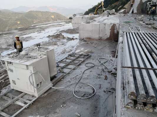 CNC-besturing Automatische diamantdraadzaagmachine voor het snijden van steen met hoge precisie