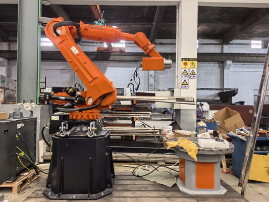6-assige CNC-robot-stenenmachinemachine met geïnterpoleerde besturing en BT40-spoel voor grootschalig houtwerk tot 3100 mm