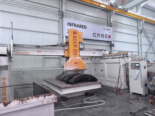 Hoge snelheid Middenbloksnijmachine met vier kolommen en een brutovermogen van 29/37kw voor precisiesnijden