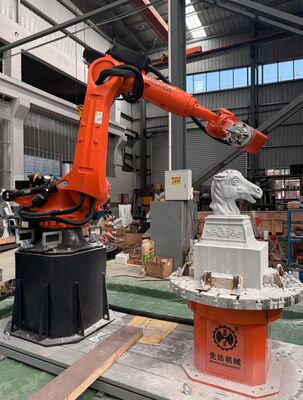 6-assige CNC-robotsteensnijmachine met geïnterpoleerde besturing en BT40-spil voor grootschalige snijwerk van 3100 mm
