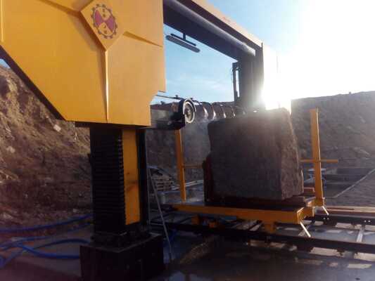 PLC-gestuurde Diamantdraadzaagmachine voor Graniet en Marmer met een Maximale Verwerkingsgrootte van 3500x3500x1800mm en een Hoofdmotor van 15KW