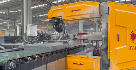 Verticale CNC Diamantdraadzaagmachine met 3-assige CNC-precisie, onafhankelijk werkend dubbel tafelblad en realtime spanningsbeveiliging