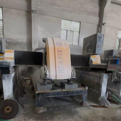 3-assige CNC lineaire snij- en freesmachine, precisie machine voor steen- en trottoirbandprofilering
