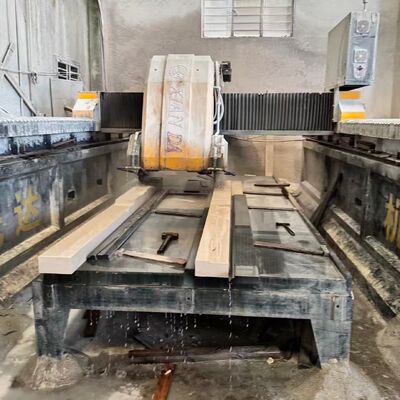 3-assige CNC lineaire snij- en freesmachine, precisie machine voor steen- en trottoirbandprofilering