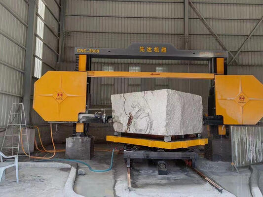 CNC diamantdraadzaagmachine met 360° draaiende trolley 1600 mm wieldiameter en 4m3/h waterverbruik