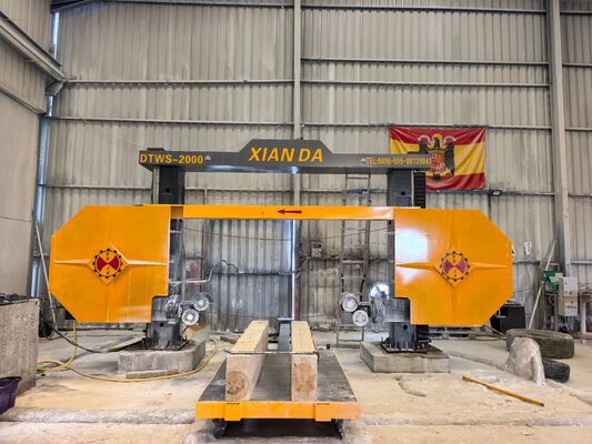 DTWS-2000SA CNC Diamantdraadzaagmachine met hoge snijprecisie en 360° rotatie voor het profileren van steen