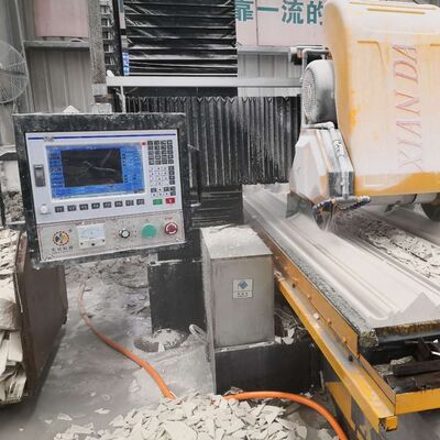 PLC-besturing Steenlijnprofielmachine met dubbellemsnijden en zwaar gespannen staalframe