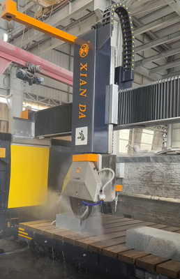 5-assige CNC-brugzaag-snijmachine met 360°-rotatie van het blad en 3200x2000 mm verwerkingsgrootte voor steenfabricage