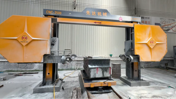 Vier-assige CNC-diamantdraadzaagmachine met maximale verwerkingsgrootte 2500*3000*1500mm en hoge precisie reducer & servomotor